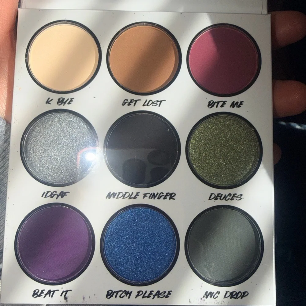 2 Pieces BH Cosmetics Bold Eyeshadow Palettes with Vibrant Colors - Picture 2 of 3